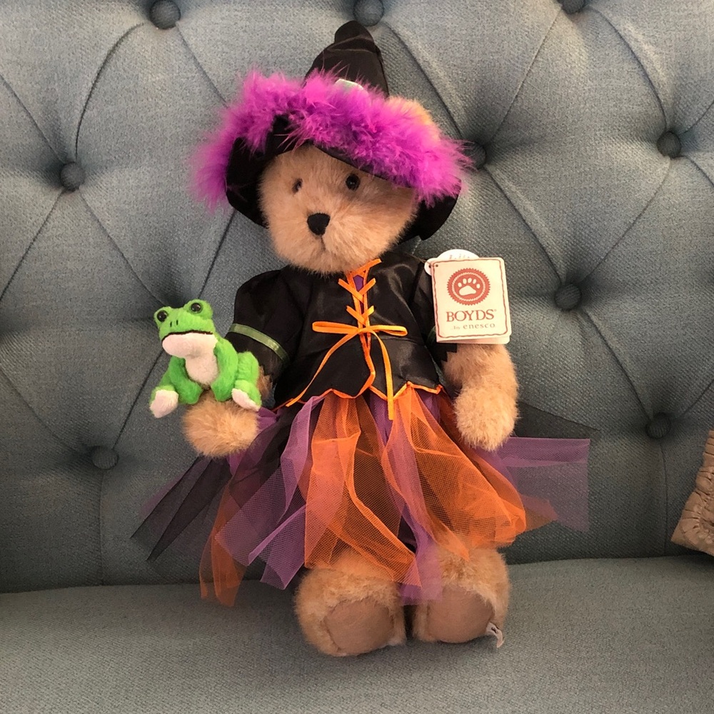 Samantha Witchbeary with Hocus Pocus Boyds Bear in Witch Costume